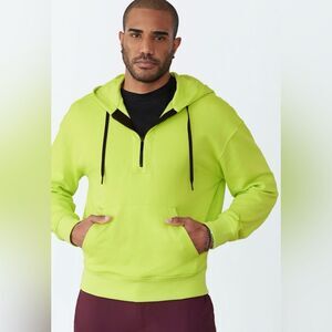 NWT GSTQ Men’s Quarter Zip Hoodie with Black Drawstrings - Acid Lime - Size L